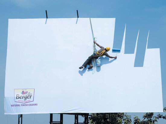berger natural finishing colours billboard ad