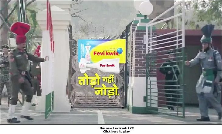 This image shows the “Todo Nahin, Jodo” marketing campaign of Fevikwik featuring soldiers of India and Pakistan on the border