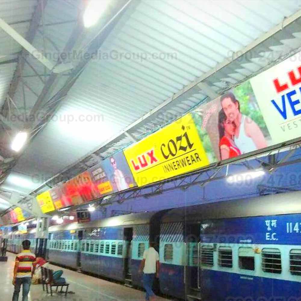 Top colors used in Auto rickshaw advertising