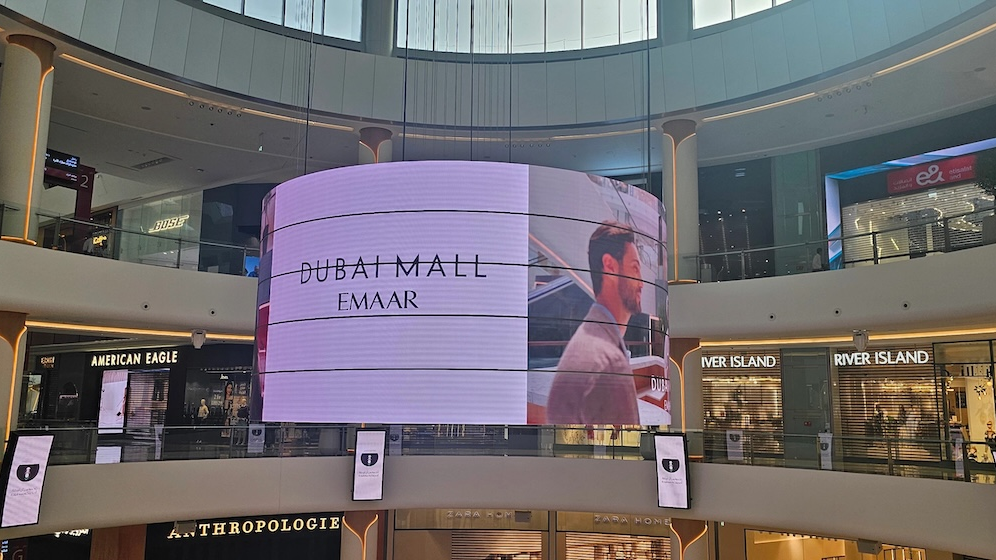 Digital Out of Home Advertising in Mall Atrium large digital LED screen advertising inside shopping mall atrium with high visibility